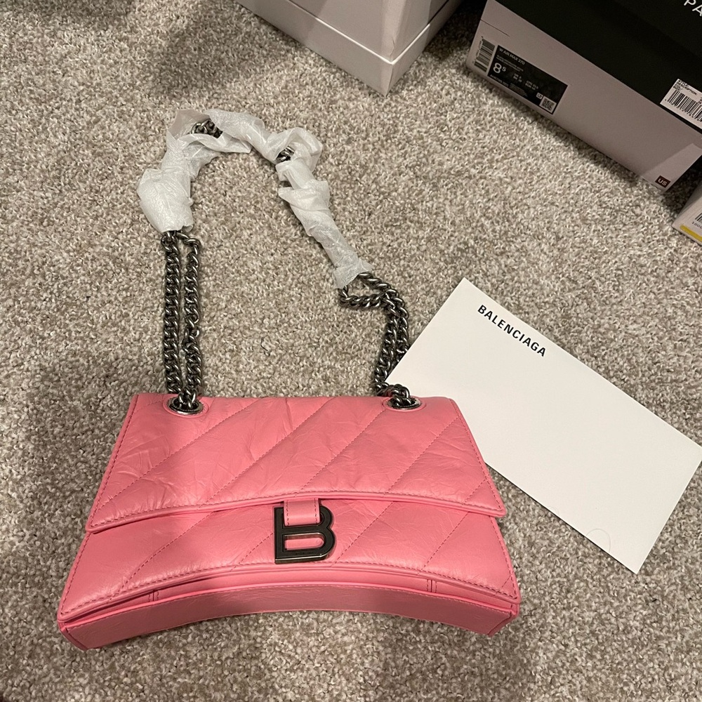🩷Balenciaga🩷Brand New Never Worn Pink Leather Chain Bag💗💗💗💗🎀🎀🎀